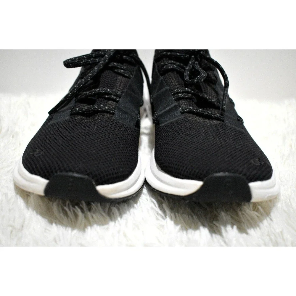 On Cloudeasy Womens Running Athletic Sneaker Black White 76.98441 US 8.5 EU 40